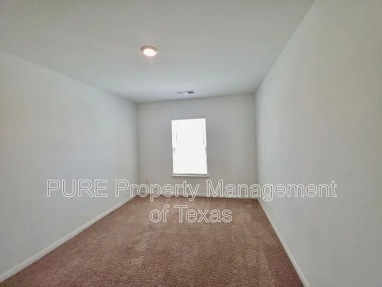 317 Riverdale Dr — Photo 9