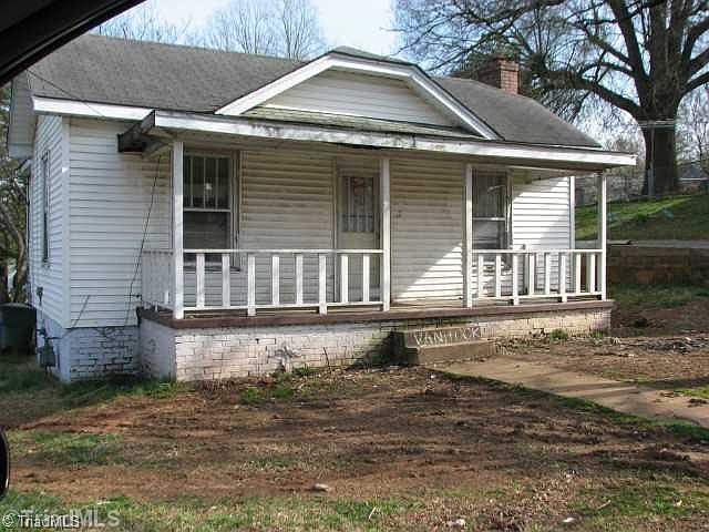 1st image of 206 W Parker St