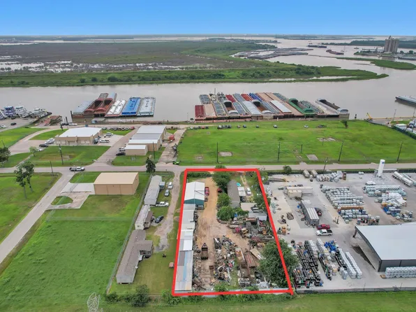 908 Lakeside Dr, Channelview, TX 77530