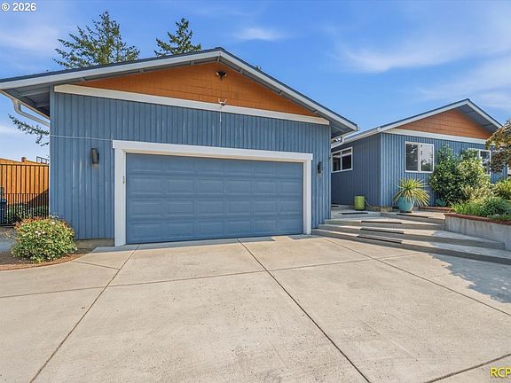 4th image of 20415 NE Interlachen Ln