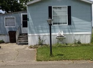 19 Friar Tuck Dr, Greenville, OH 45331