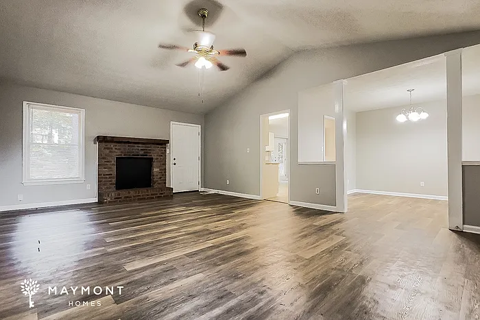 3 bed, 2.0 bath, 1448 sqft, $1,745 — Photo 3