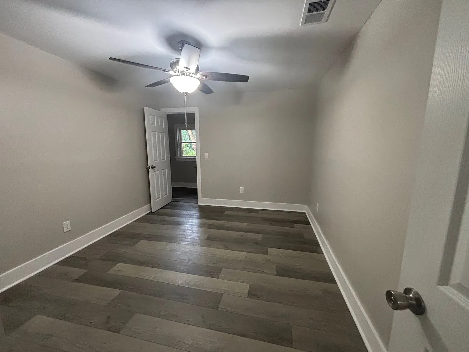 3 bed, 1728 sqft, $2,500 — Photo 3