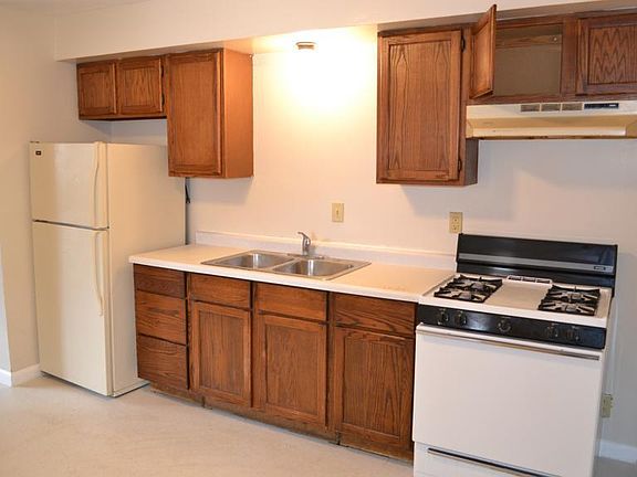 3rd image of 9 E Zarley Blvd