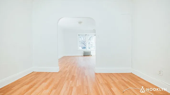 Rented by Nooklyn NYC LLC | media 21