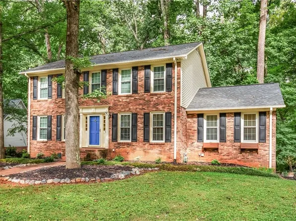 5141 River Chase Rdg, Winston Salem, NC 27104