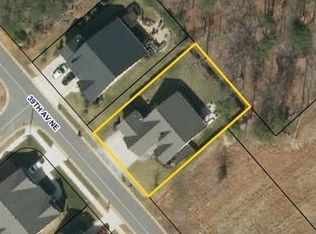 1219 39th Ave NE, Hickory, NC 28601