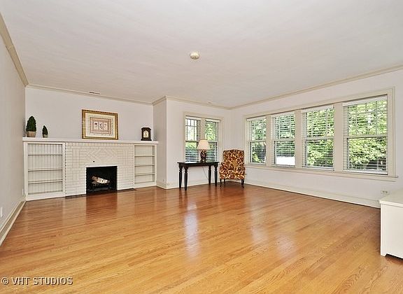 3rd image of 5874 N Forest Glen Ave