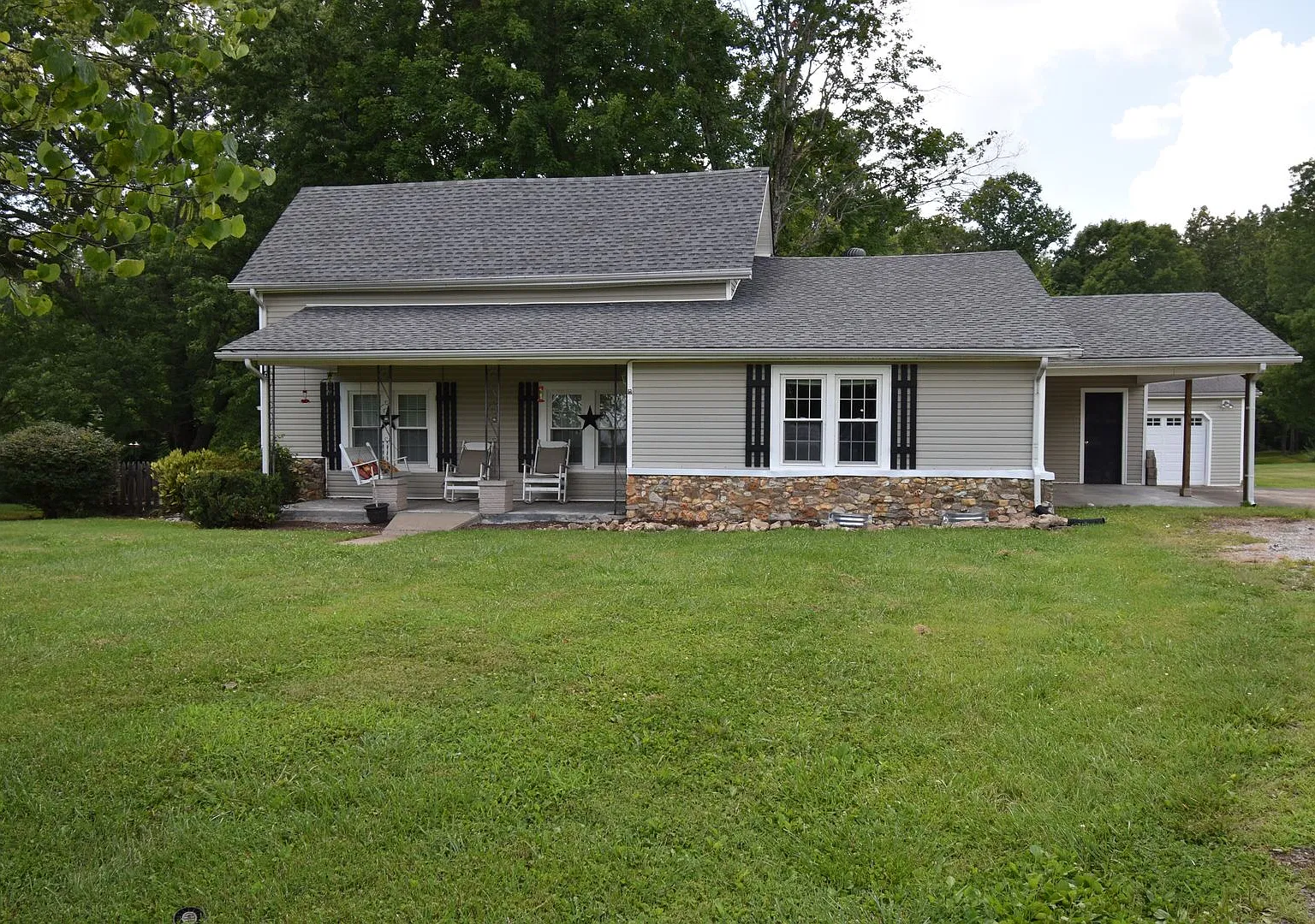 2 Bedroom Home For Rent in The County! — Photo 1