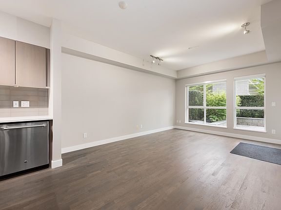5th image of 10033 River Dr #107