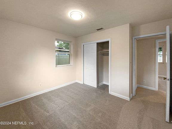3rd image of 3814 COLEBROOKE Drive