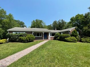 1752 Valley Rd, Millington, NJ 07946