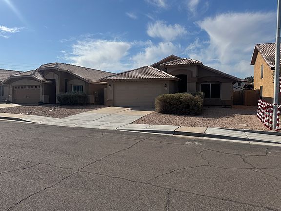2nd image of 1052 N Hudson Pl
