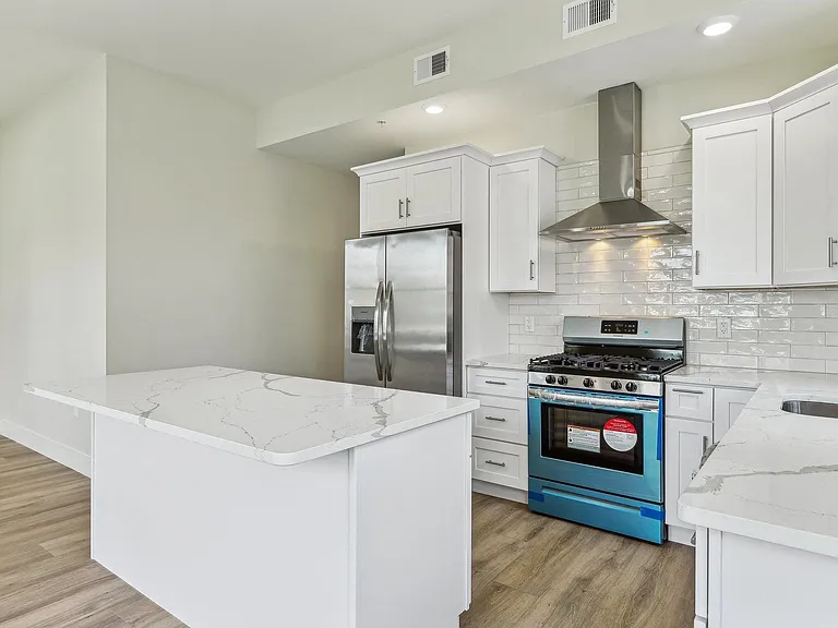 611 Communipaw Ave #A — Photo 4