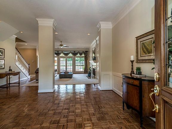 Ideal open floor plan- no wasted space.