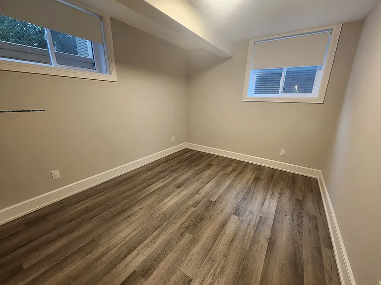 341 Tweedsmuir Ave #D — Photo 15