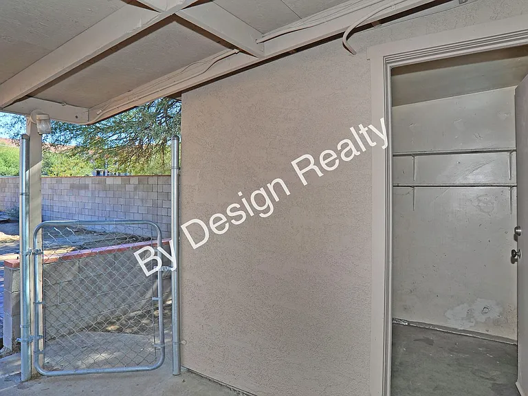 7230 N Ulene Pl — Photo 35