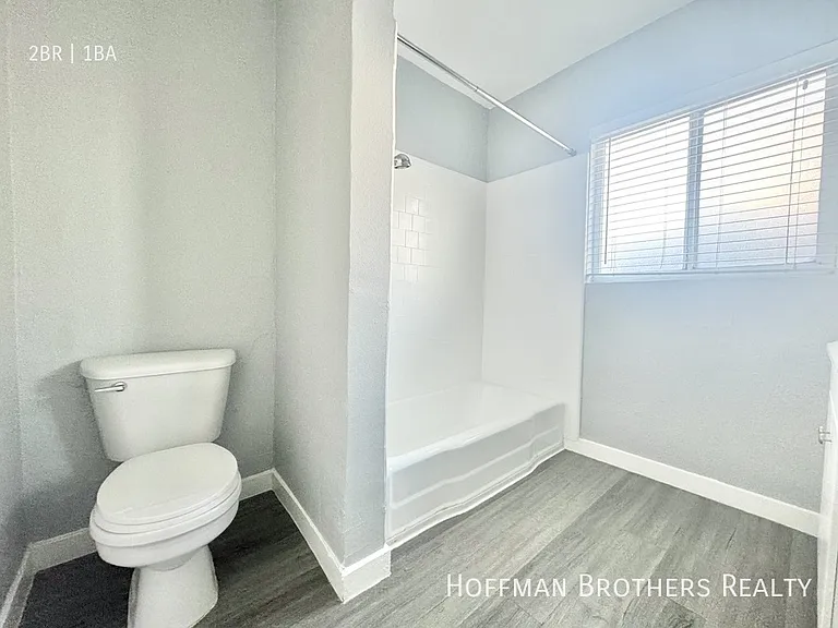1431 Elm Ave #1 — Photo 9