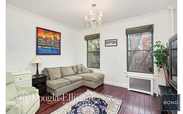 Sold by Bond New York | media 13