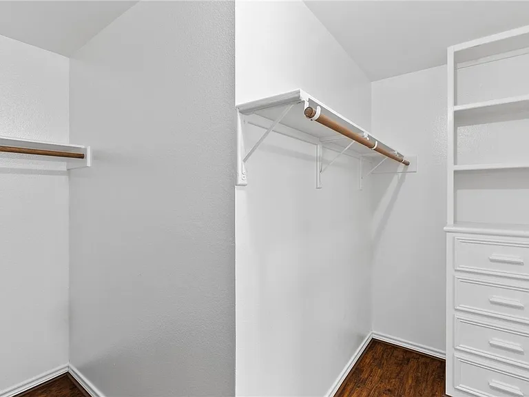 3909 Los Arroyos Dr — Photo 10