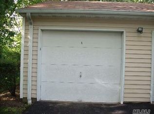 31 Huntington Commons, Yaphank, NY 11980