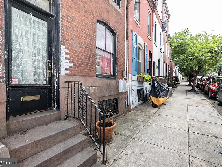 866 N 30th St — Photo 2
