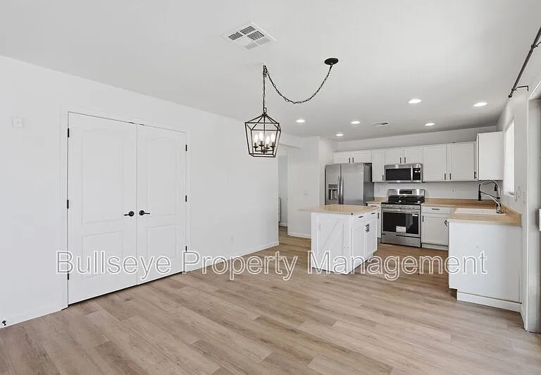 27513 N 63rd Dr — Photo 10