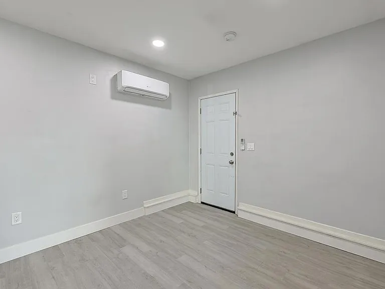 3774 Clavelita St #3774 — Photo 13