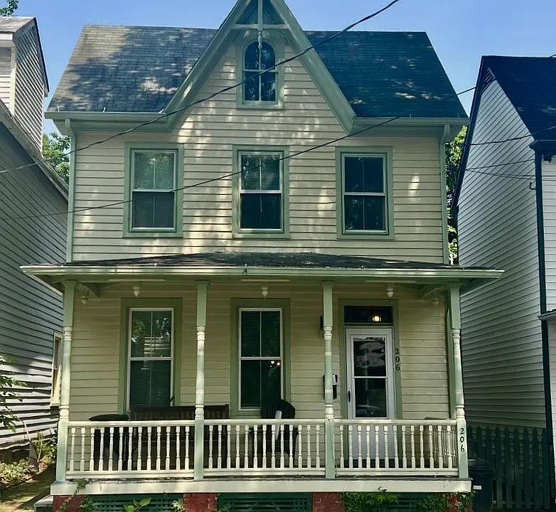 206 N Mill St