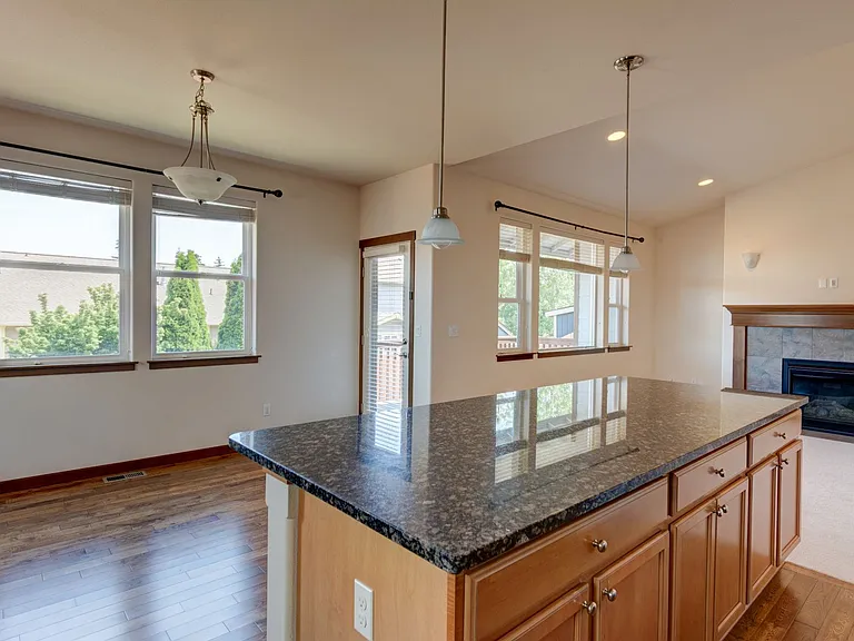 1640 SW Downfield Way — Photo 6