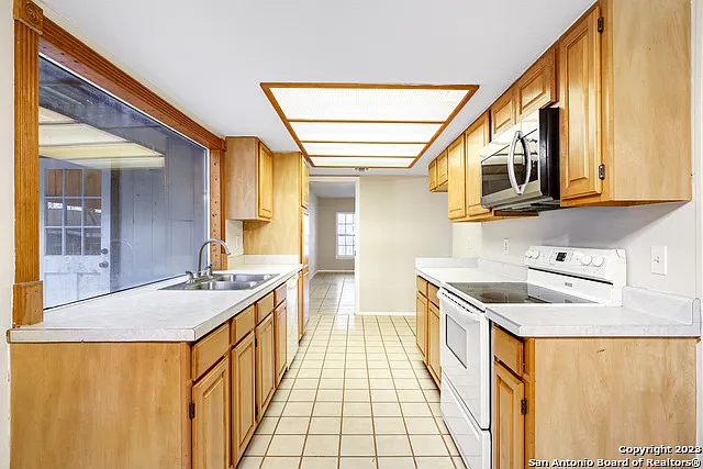 8138 Raritan St — Photo 11