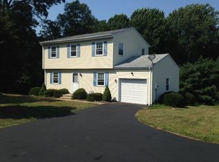 13 Paula Ln, Waterford, CT 06385