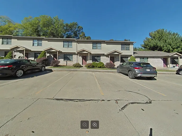 1383 W Allen St #B2 — Photo 2