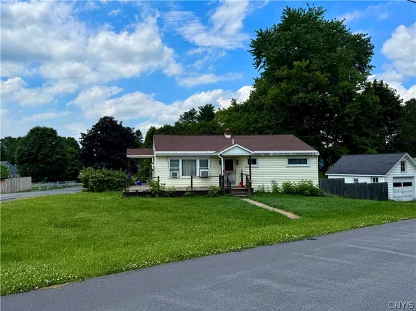 6 Alexandria Rd, New Hartford, NY 13413