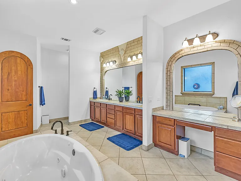 411 Cielo Cir — Photo 51