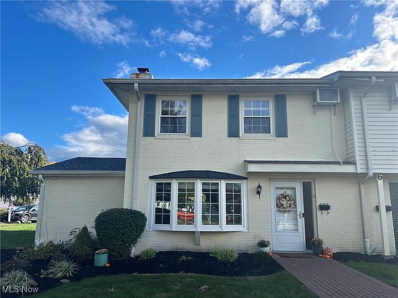3rd image of 6 Meadowlawn Dr Unit 19