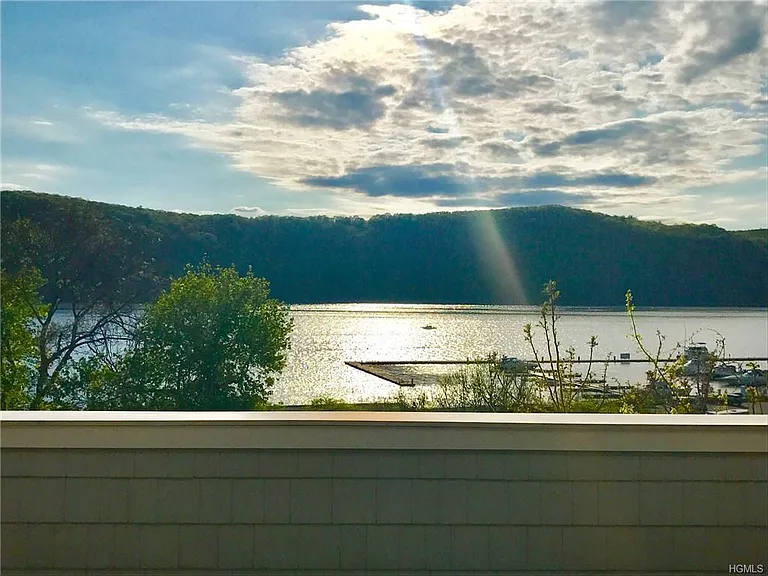 Majestic Hudson River Panoramic Views