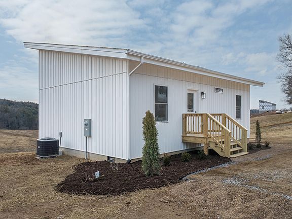 4th image of 320 Grace Ln NE