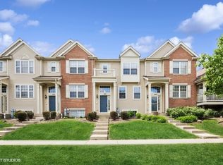 897 Clover Ln, Hampshire, IL 60140