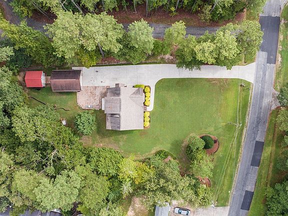 4th image of 4009 Dinsmore Ln