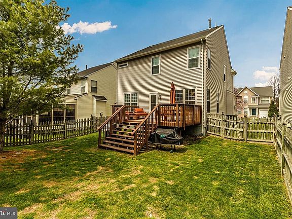 4th image of 9719 Fleetwood Way