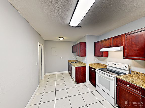 5th image of 4365 NW 170th St