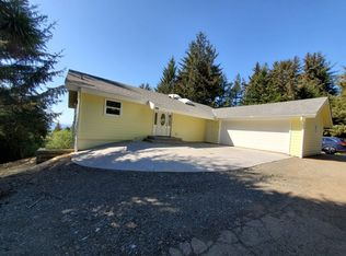19101 Barnacle Rock Rd, Brookings, OR 97415