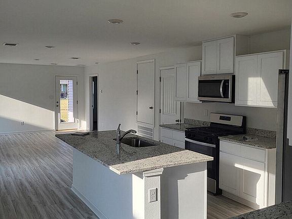 3rd image of 12810 Catalpa Ave