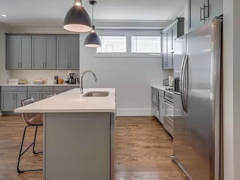 1011B S Douglas Ave — Photo 5
