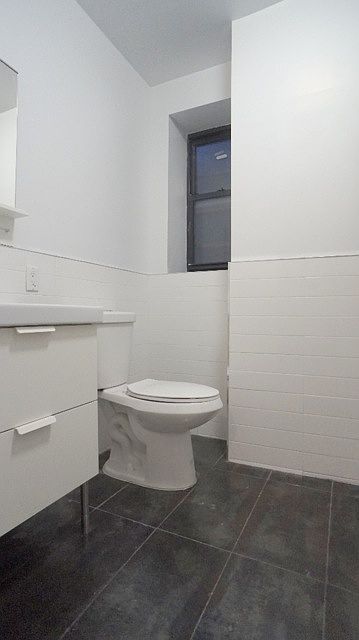 2nd image of 221 S 3rd St