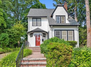 5010 Concord Ave, Great Neck, NY 11020