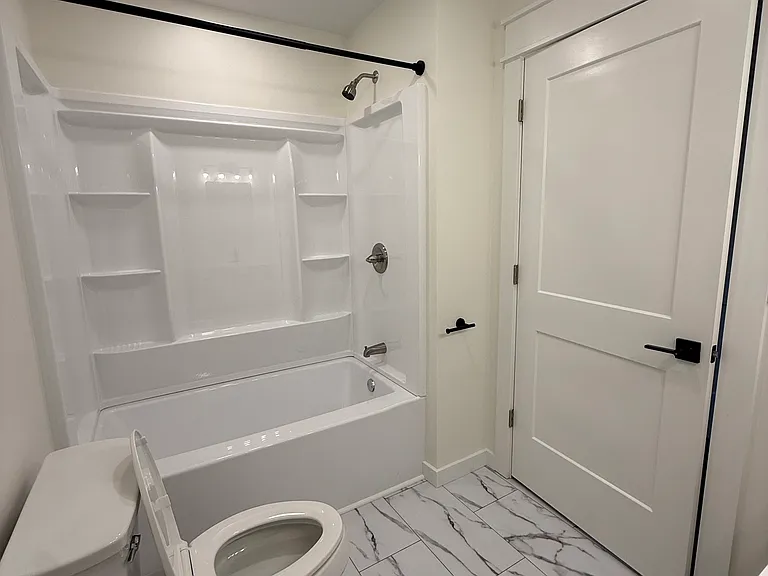 106 James St — Photo 35