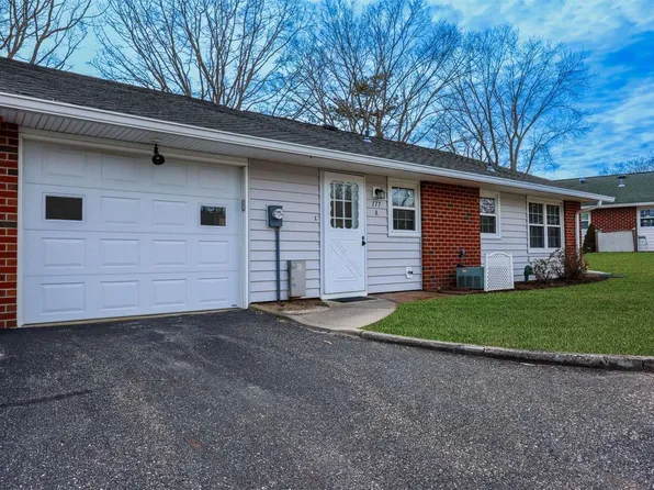 177 Ventry Court #A, Ridge, NY 11961