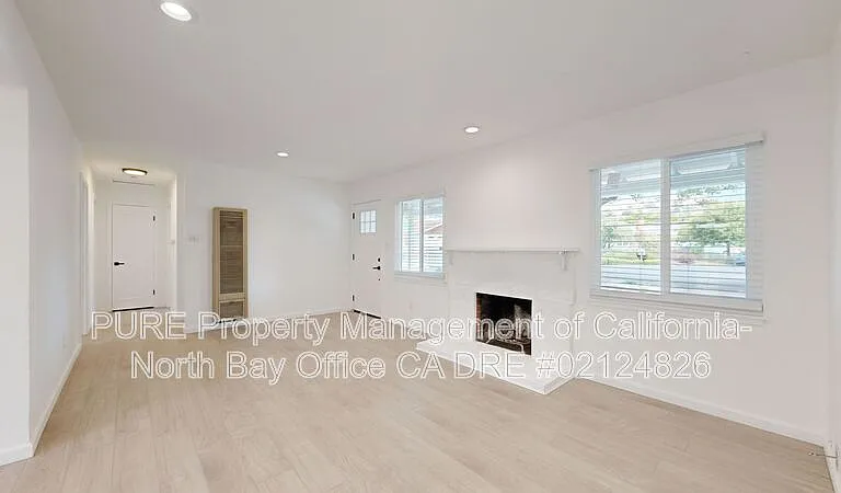 480 Washington Ct — Photo 44